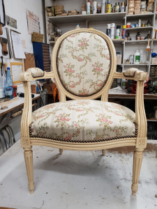 Gréogry RANDÉ Tapissier décorateur et d’ameublement L’Histoire des fauteuils